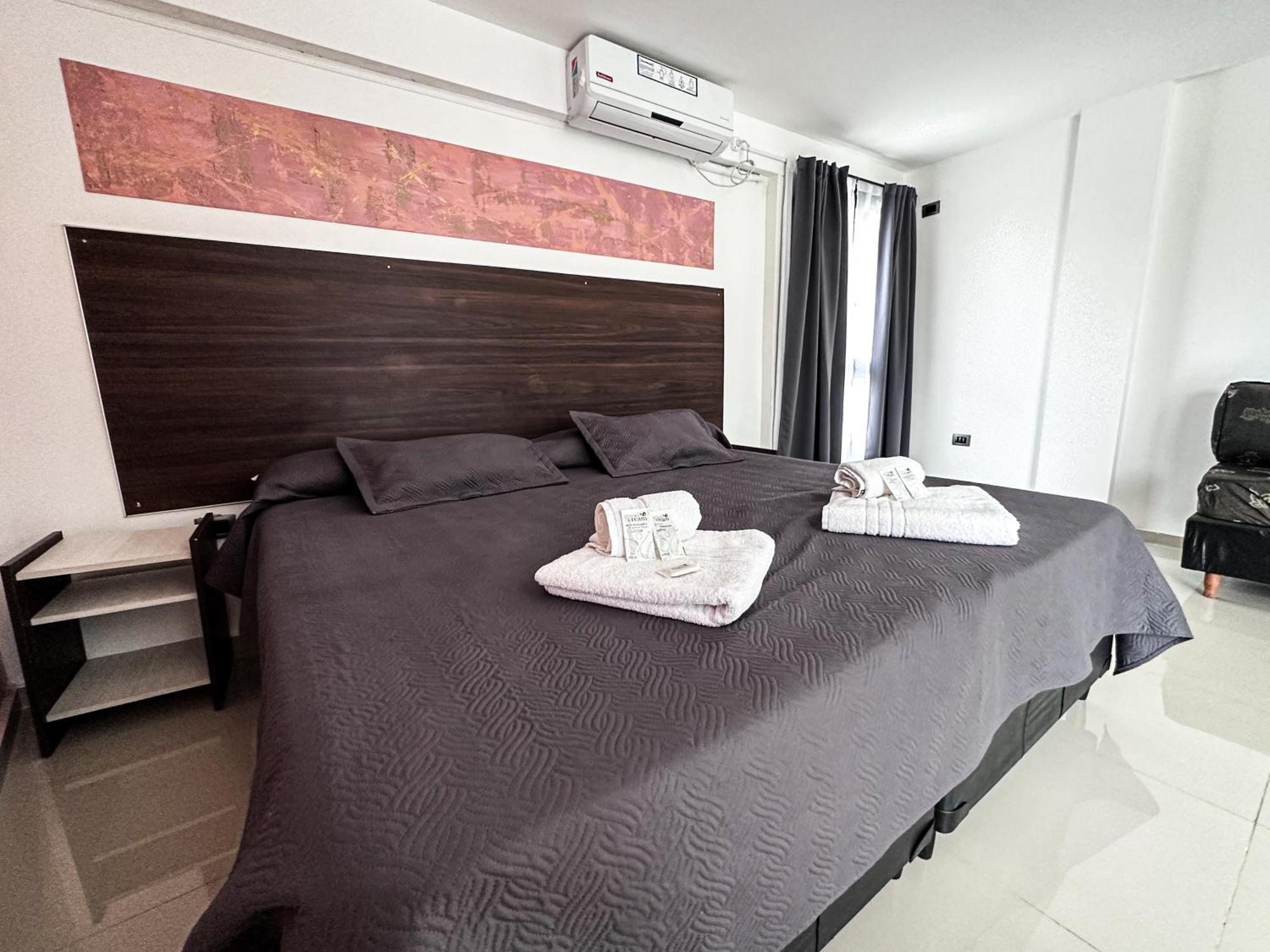Golden Ross Hotel Villa Carlos Paz Ngoại thất bức ảnh